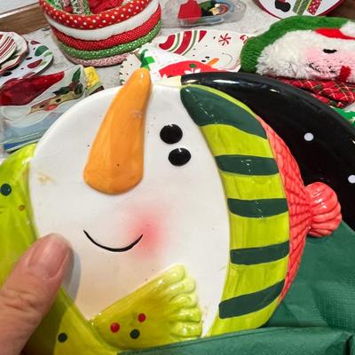 Lot 65 Dining & Serving Christmas items