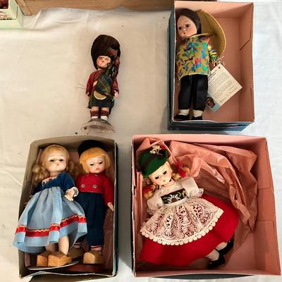 UBB1322 Lot of 4 Madame Alexander Dolls & One Souven Doll