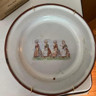 UBB1323 Large Children's Dutch Lot