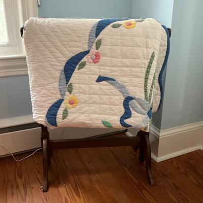 UBB1405 Arch Floral Quilt with Stand