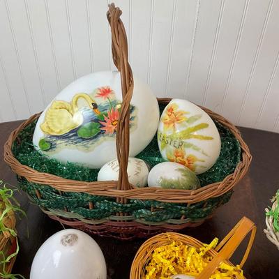 DR1426 Porcelain Easter Egg Lot