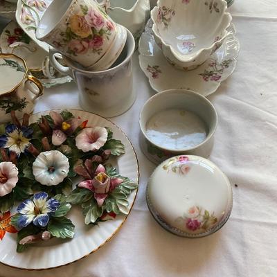 DR1428 Very Large Lot of Various China