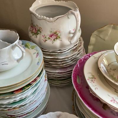 DR1428 Very Large Lot of Various China