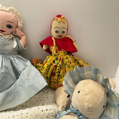 UBB1407 Set of Three Handmade Doll Lot with Blanket