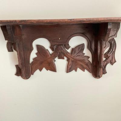 DR1429 Pair of Victorian Wall Shelves