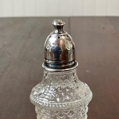 DR1433 Sterling Salt and Pepper Shaker with Weight Sterling Candle Stick
