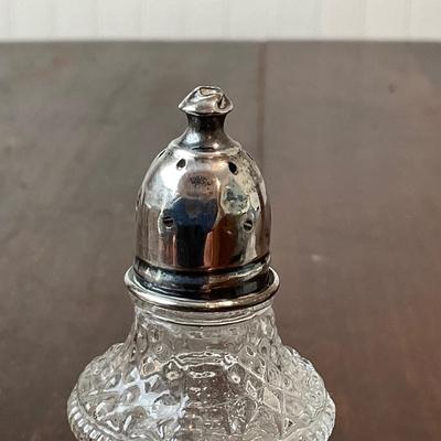 DR1433 Sterling Salt and Pepper Shaker with Weight Sterling Candle Stick