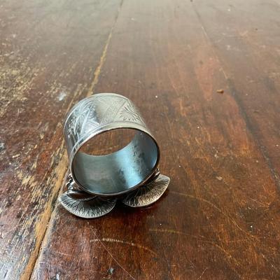 DR1438 Lily Silver Plate Napkin Rings