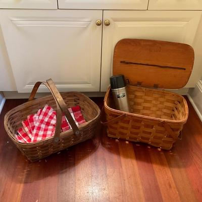 L1457 Two Picnic Baskets with Thermos and Napkins