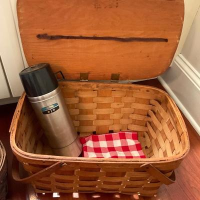 L1457 Two Picnic Baskets with Thermos and Napkins