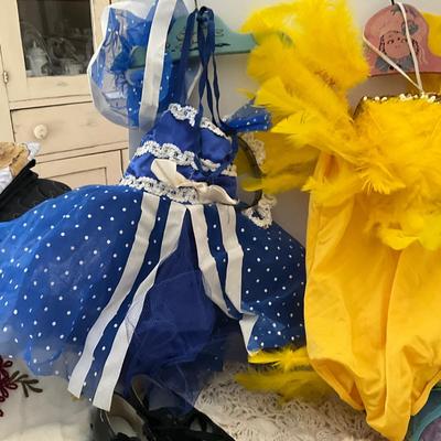 UBB1443 Vintage 1975 Children's Dancing Lot