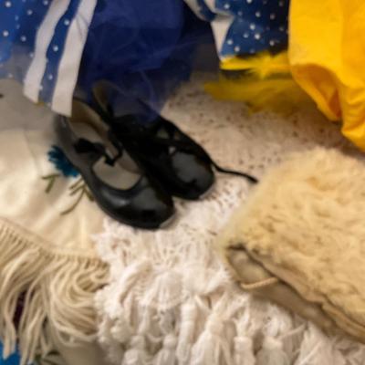 UBB1443 Vintage 1975 Children's Dancing Lot