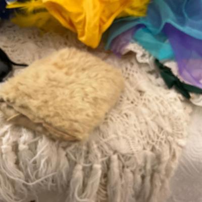 UBB1443 Vintage 1975 Children's Dancing Lot