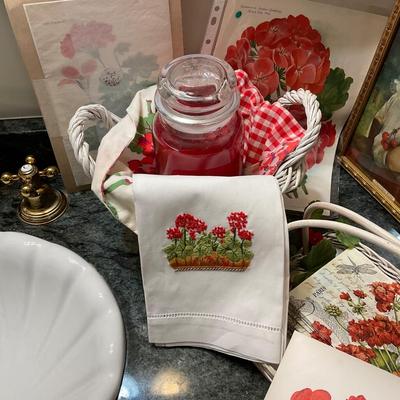 L1461 Geranium Decor Lot