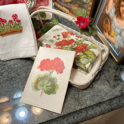 L1461 Geranium Decor Lot