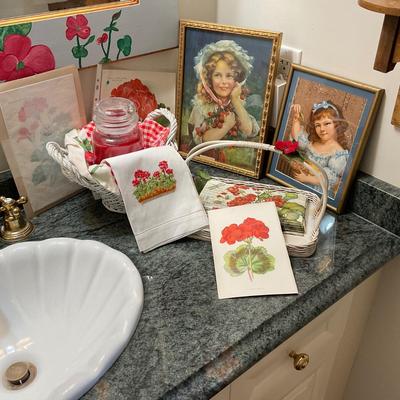 L1461 Geranium Decor Lot