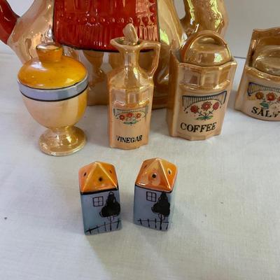 L1464 Porcelain Camel Teapot with Small Spice Jars