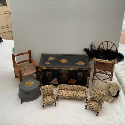 UBB1446 Vintage Doll Furniture Lot