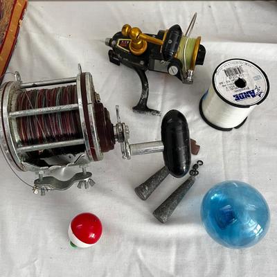D1472 Vintage Fishing Lot