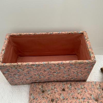 UBB1449 Handmade Padded Trunk with Kitten Pillow