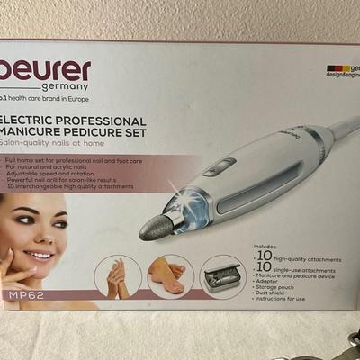 New Beurer Professional Manicure/Pedicure Set and Seaworld Crossbody Bag