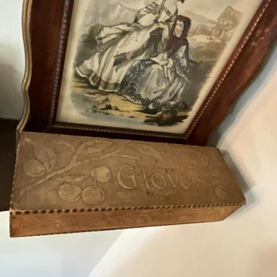 UBB1452 Antique Ladies Vanity Piece & Shelf