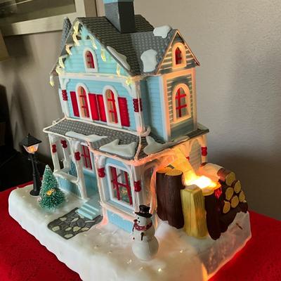 Avon Holiday Splendor Lighted Fiber Optic House 2001