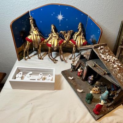 Lot 66 Nativity Decor