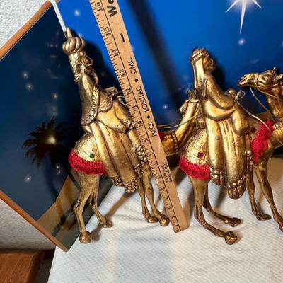 Lot 66 Nativity Decor