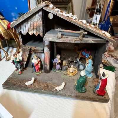 Lot 66 Nativity Decor
