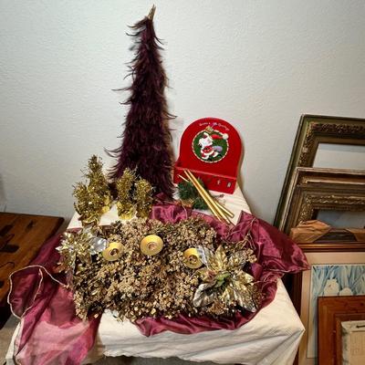 Lot 67 More Christmas Decor