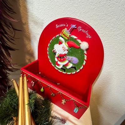 Lot 67 More Christmas Decor