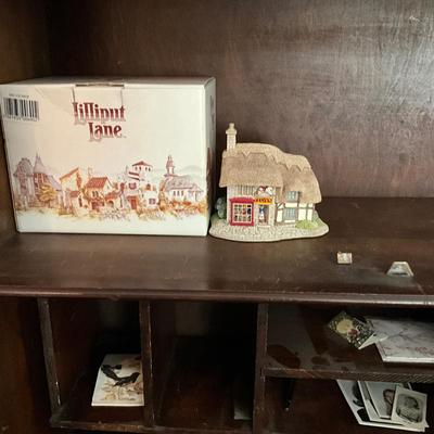 UBC1485 Lot of 9 Lilliput Lane Houses