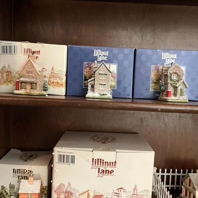 UBC1485 Lot of 9 Lilliput Lane Houses
