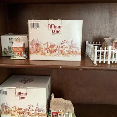 UBC1485 Lot of 9 Lilliput Lane Houses