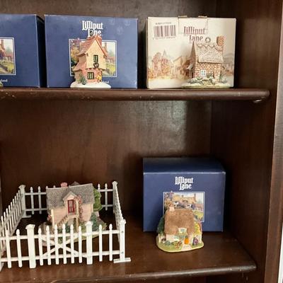 UBC1485 Lot of 9 Lilliput Lane Houses