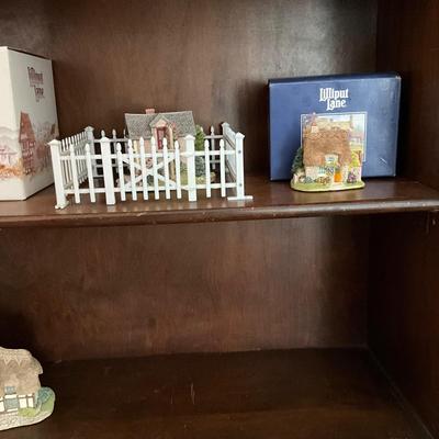 UBC1485 Lot of 9 Lilliput Lane Houses