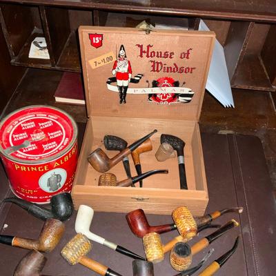 UBC1486 Lot of Vintage Pipes with Prince Albert Tin