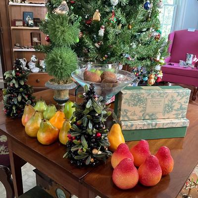 UBC1490 Holiday Set with Fruit Candles Lot