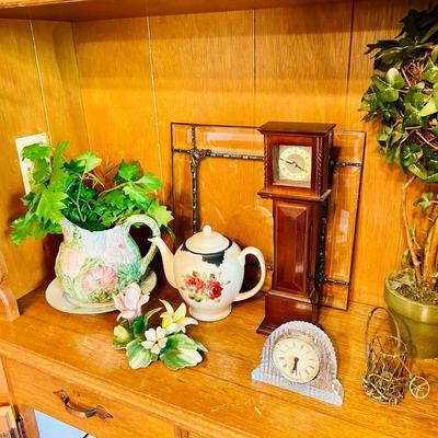 Pitcher, pot, clock, lot!