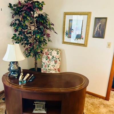 Sligh Desk Lot