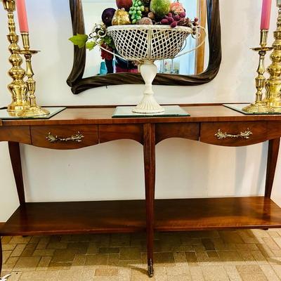 Entry table lot
