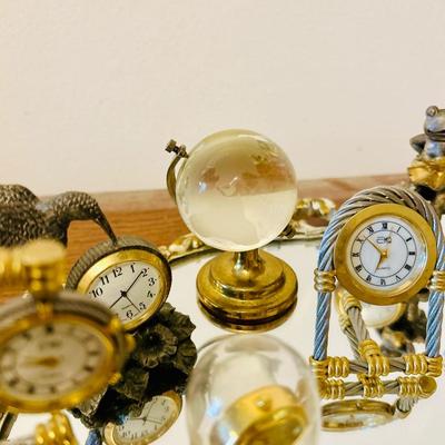 27 clock Mirror Lot