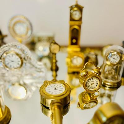 27 clock Mirror Lot