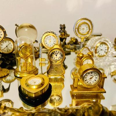27 clock Mirror Lot