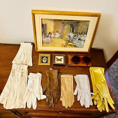 Vintage Glove and Pic Lot