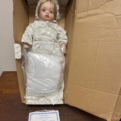 COA Porcelain Royal Heirloom Collection Baby Doll
