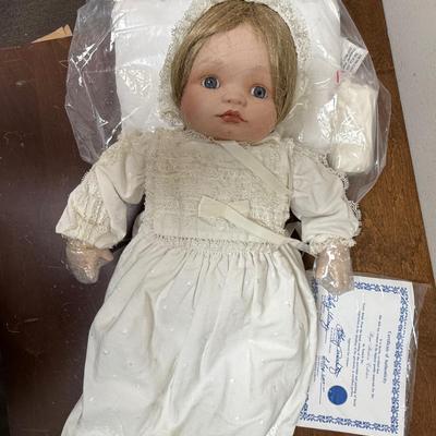 COA Porcelain Royal Heirloom Collection Baby Doll