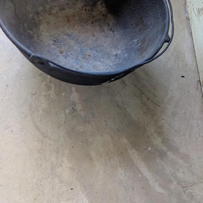 Antique Primitive Cast Iron Hanging Pot 12" (G)