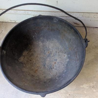 Antique Primitive Cast Iron Hanging Pot 12" (G)